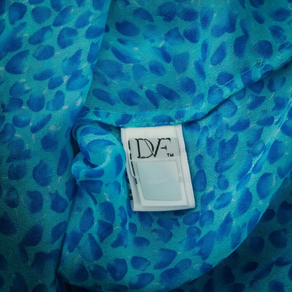 Diane Von Furstenberg Size 8 Blue Print Lorelei Two Collared Button Front Down T - Picture 5 of 9